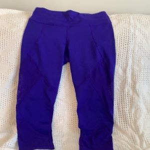 Gorgeous pair of Women’s Athleta workout Capris NWOT. Beautiful RoyalBlue color